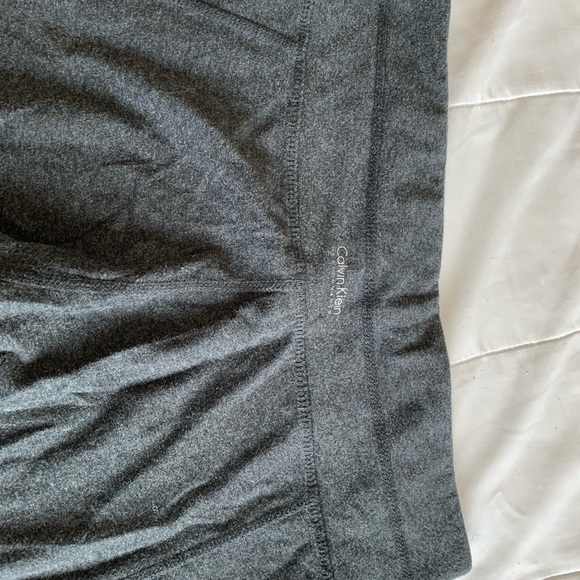 (2for$20) Calvin Klein Med Cropped Grey Leggings - Picture 6 of 6